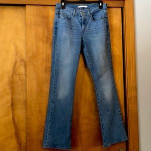 Levi’s, Classic Boot, size 4 Short, light blue stonewashed